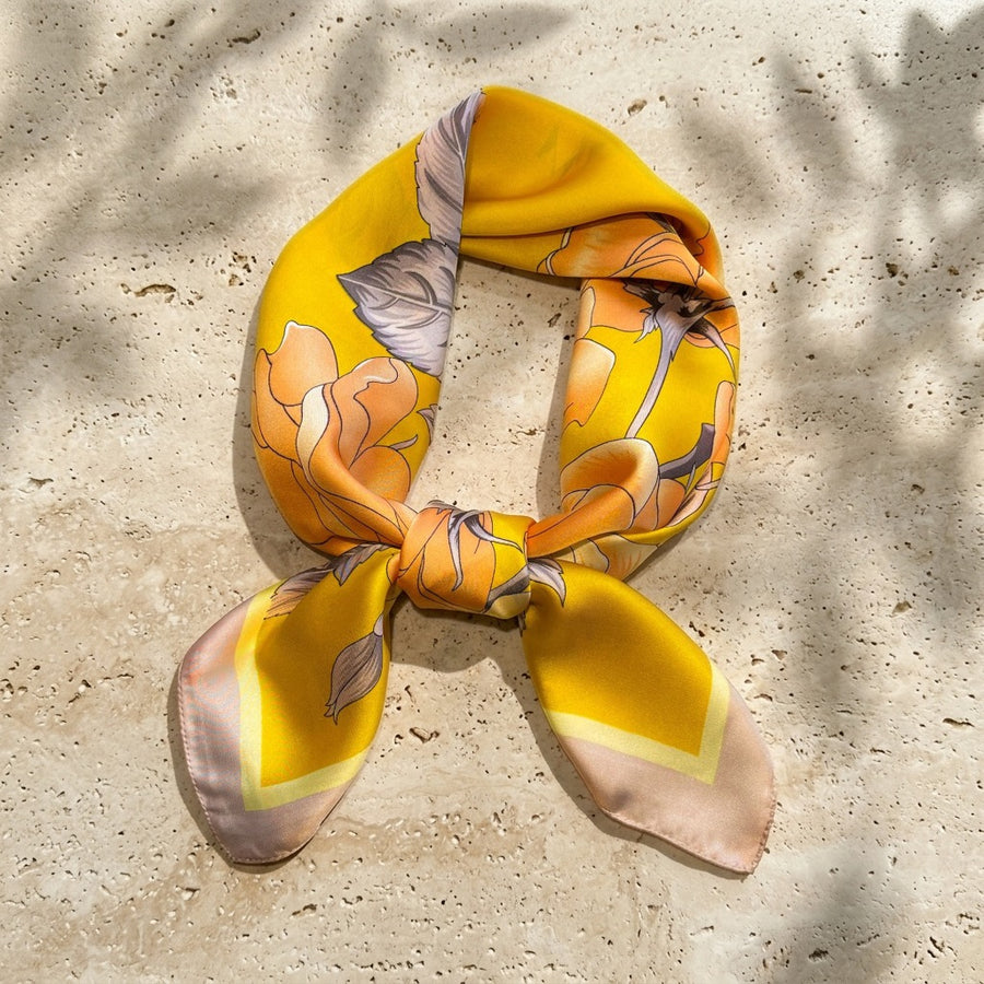 Carré Roses Soleil – Jaune
