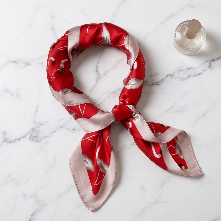 Carré Satiné Chic 70 cm – Rouge