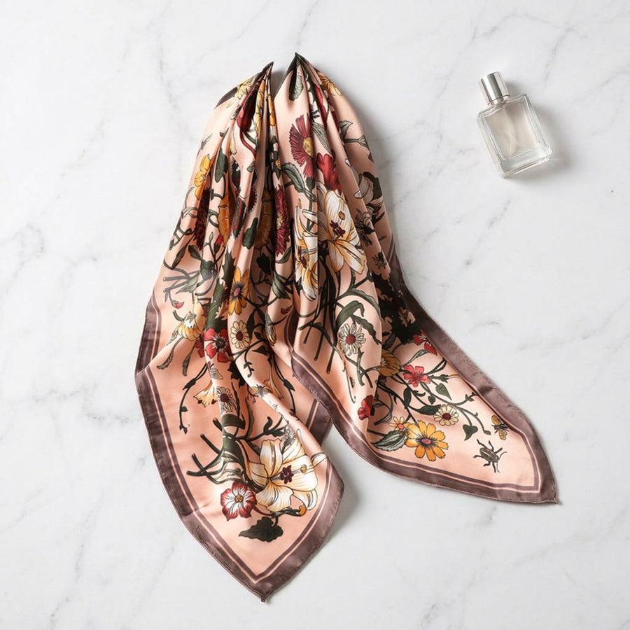 Carré Satiné Chic 70 cm – Saumon fleuri