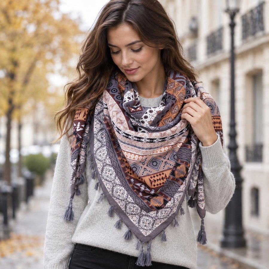 Châle Carré Ethnique à Pompons – Gris