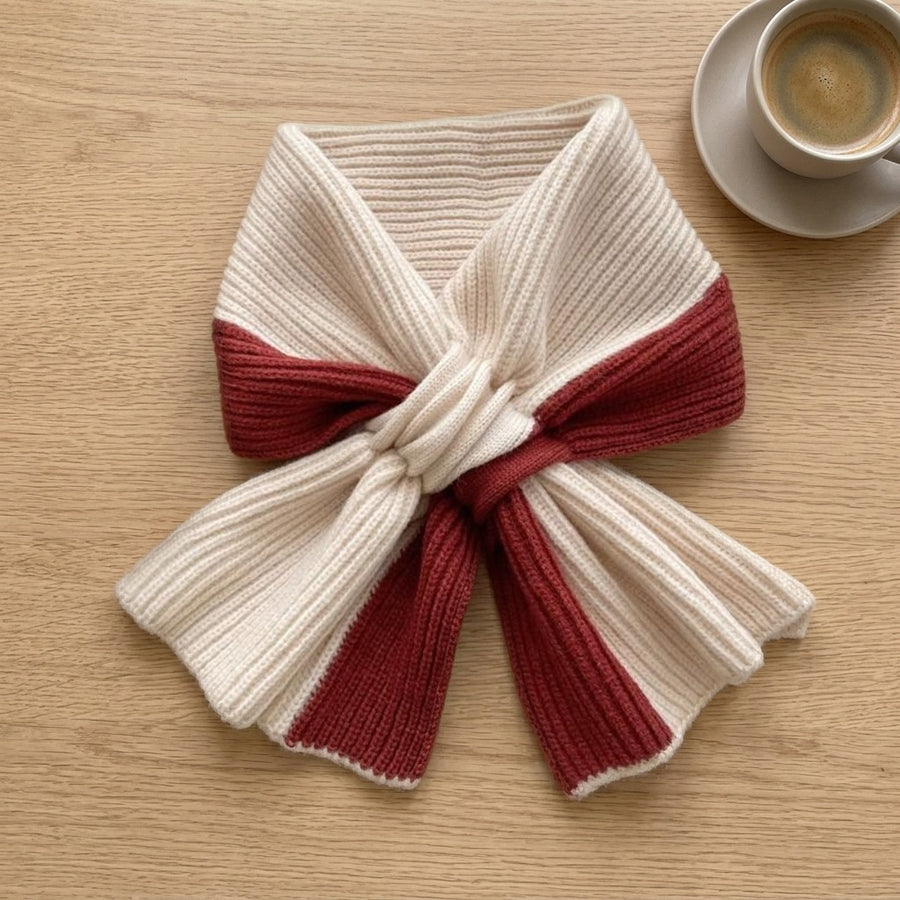 Écharpe Croisée Tricot Bicolore – Bordeaux et crème