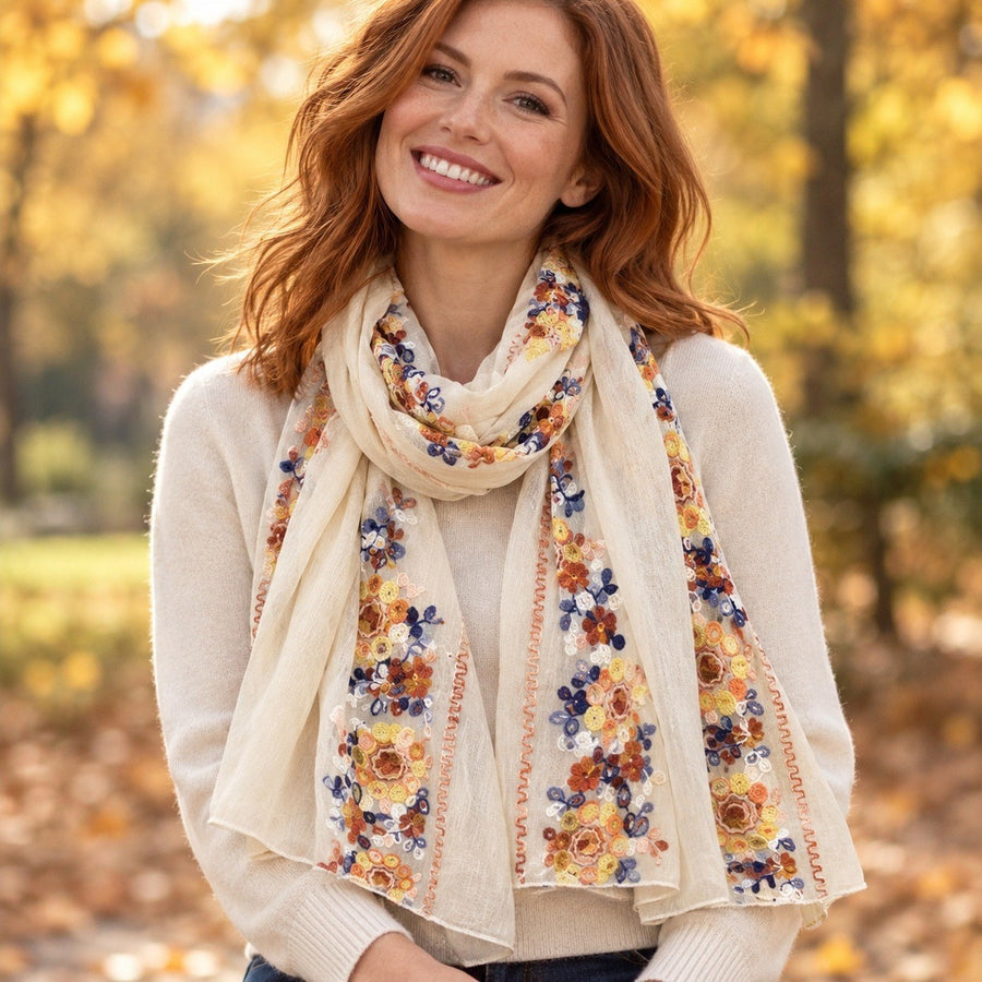 Étole Unie Brodée de Fleurs – Beige
