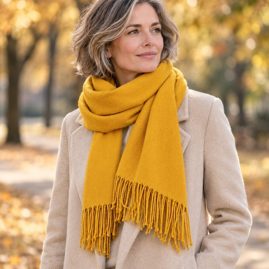 Grande Étole Douce à Franges – Jaune moutarde
