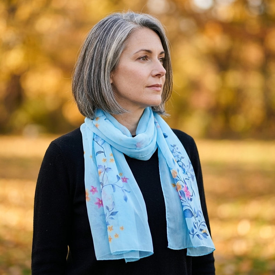 Foulard Mousseline Fleurie – Bleu ciel