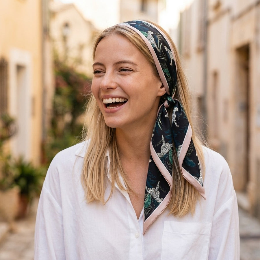 Foulard Ruban Imprimé – Marine imprimé, bord rose