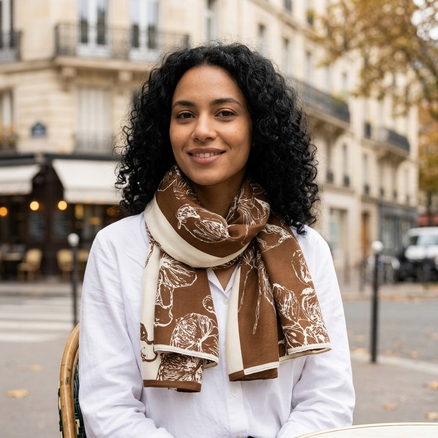 Grande Étole Graphique – Marron et crème fleuri