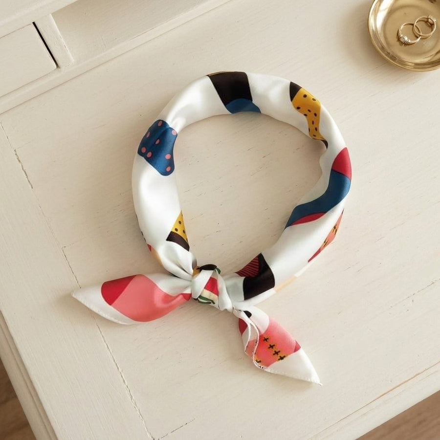 Mini Carré Satin 50 cm – Blanc, rouge et marine