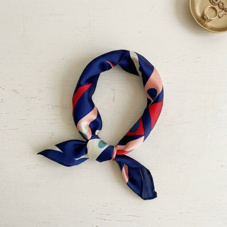 Mini Carré Satin 50 cm – Bleu et corail