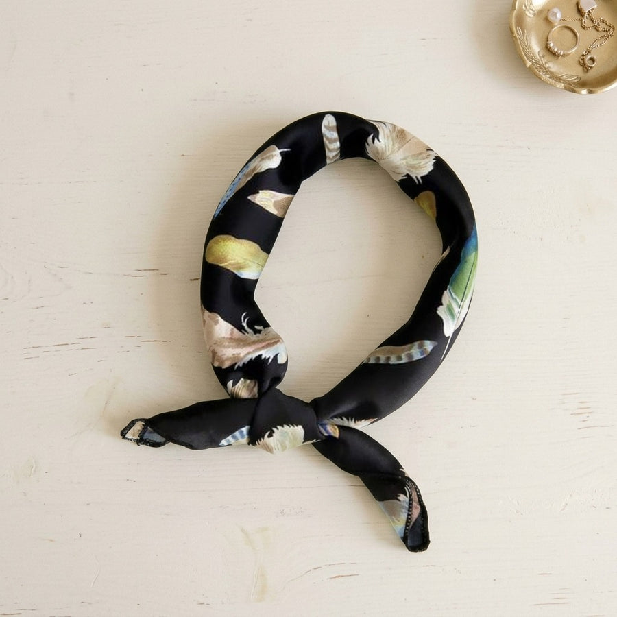 Mini Carré Satin 50 cm – Noir imprimé