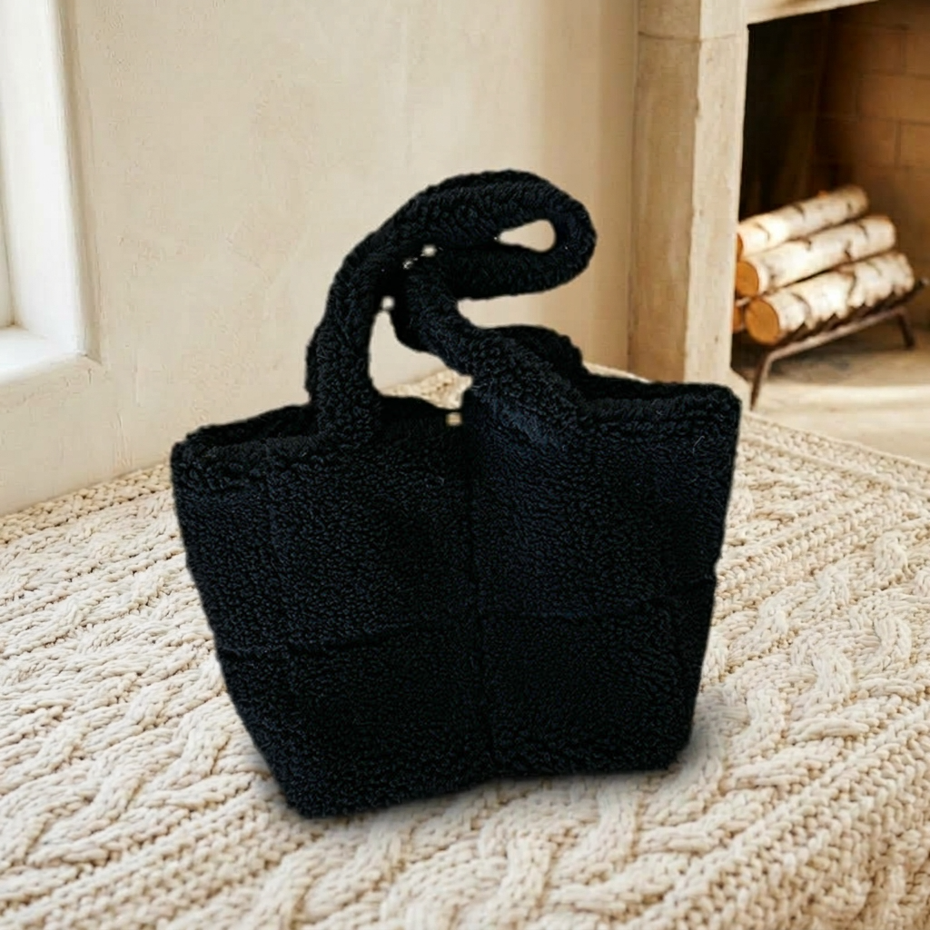Cabas Peluche d’Hiver Noir – Brin de Charme