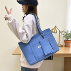 Cabas Velours Côtelé & Pochette Bleu porté à l'épaule – Brin de Charme