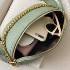 Sac Banane Chaîne Dorée Vert ouvert, vue de l'intérieur – Brin de Charme